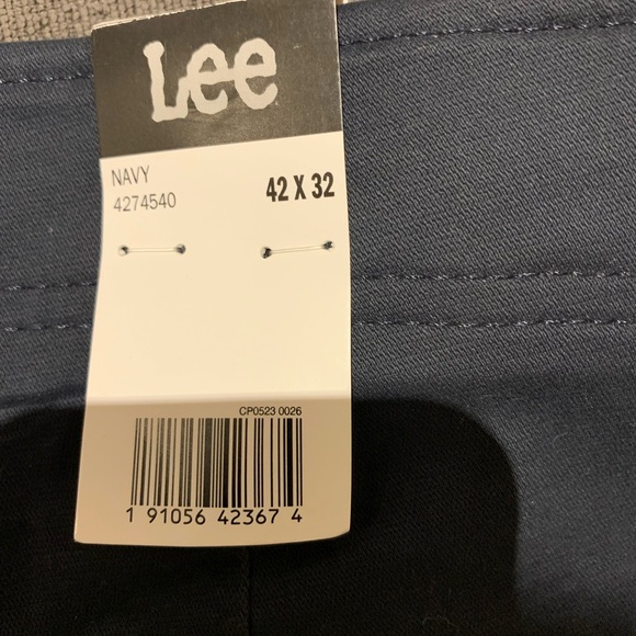 Lee Men's Performance Series Extreme Comfort Slim Pants- Size 42/32 - NWT - Picture 6 of 6